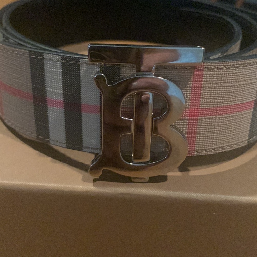 Burberry women belt